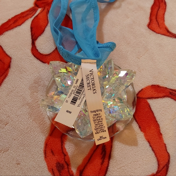 💙 VS Very Sexy Rose Lace & Grommet Crotchless Thong Panty 💙 - Picture 10 of 16